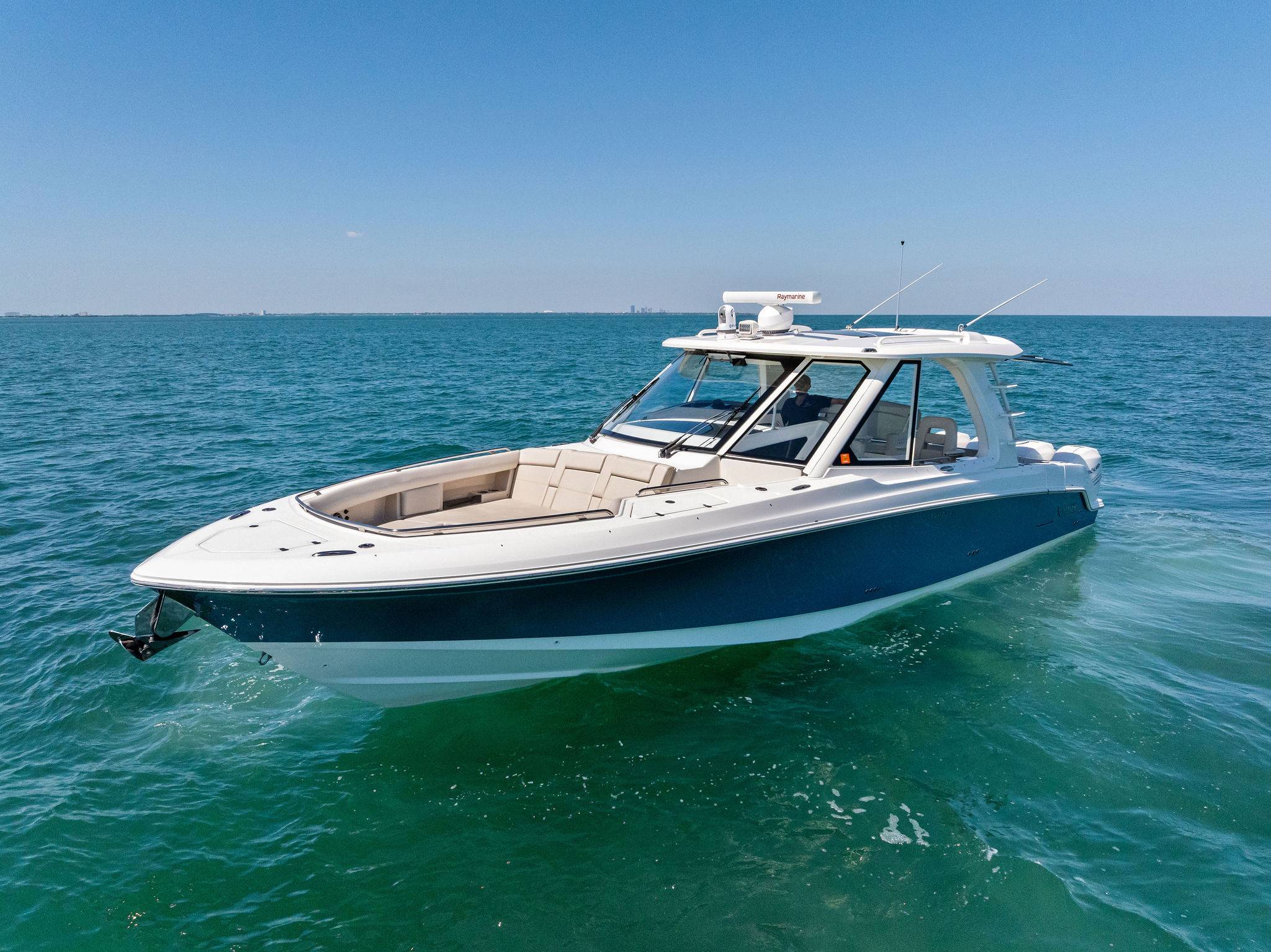 2019 Boston Whaler 380 Realm ABACO BLUE