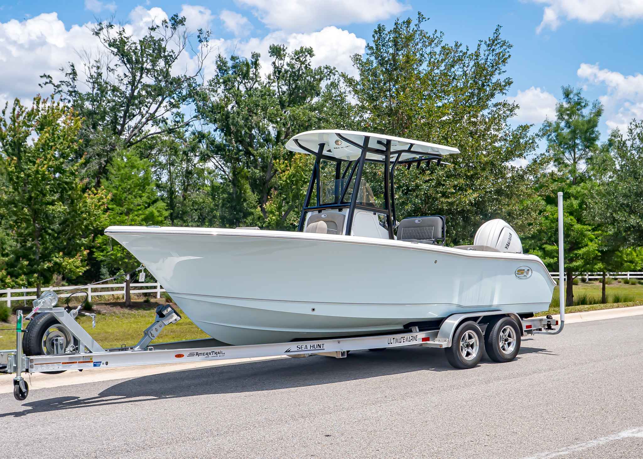 2026 Sea Hunt Ultra 229 (SH451) ICE BLUE
