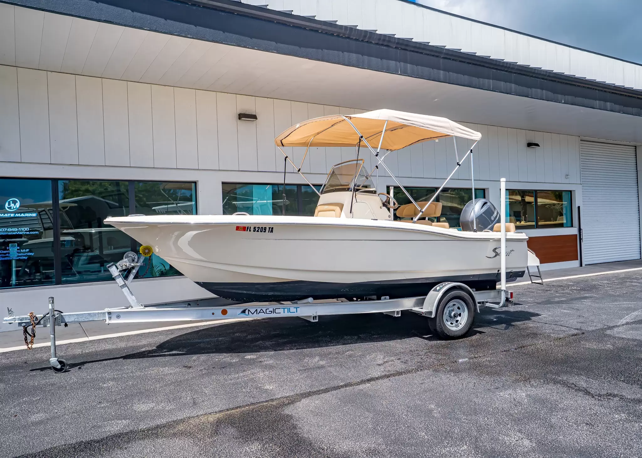 2022 Scout 195 Sportfish (UM-V07GC) SCOUT WHITE
